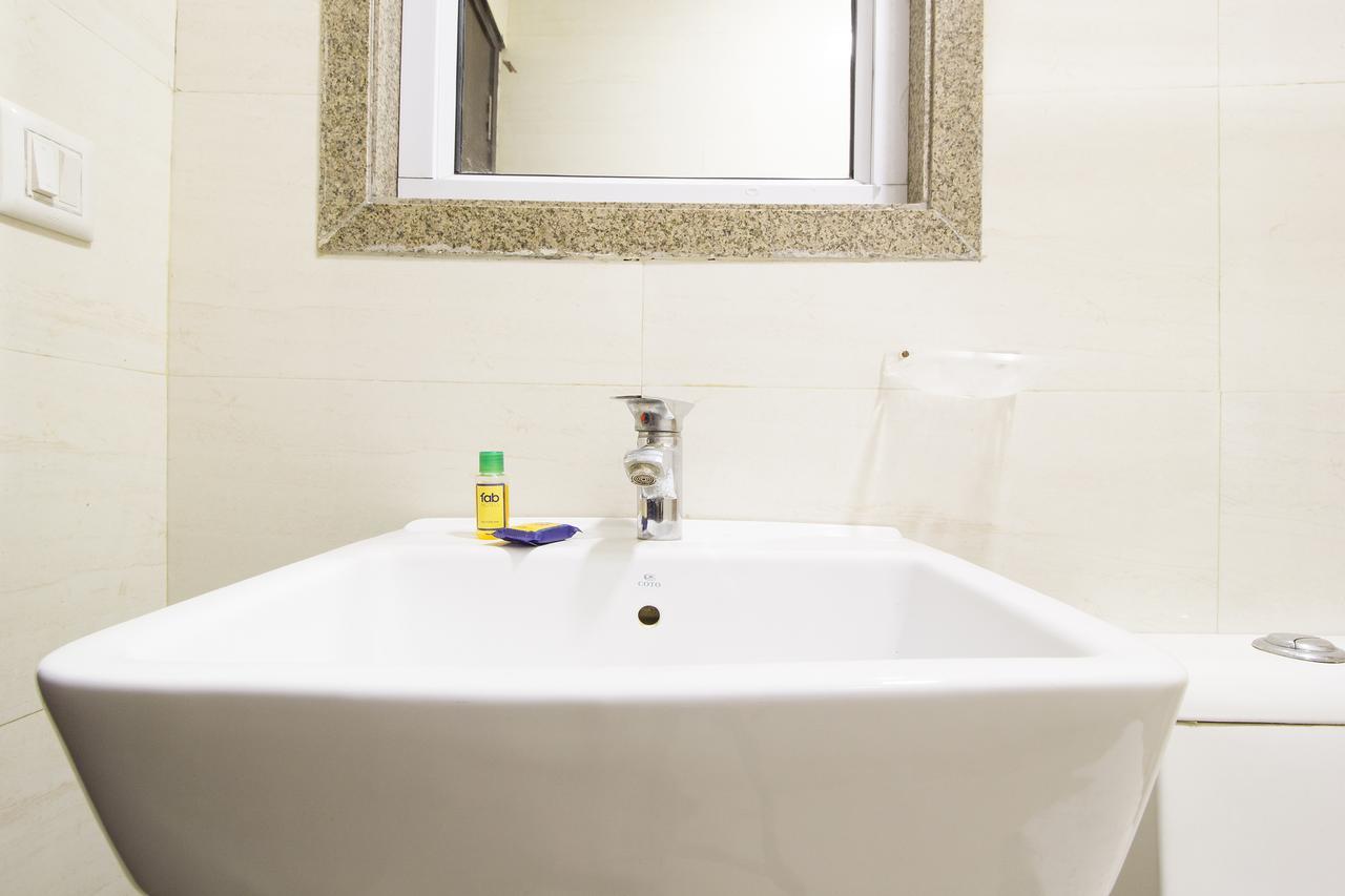 Fabexpress Le Continental Paharganj New Delhi Hotel Екстериор снимка