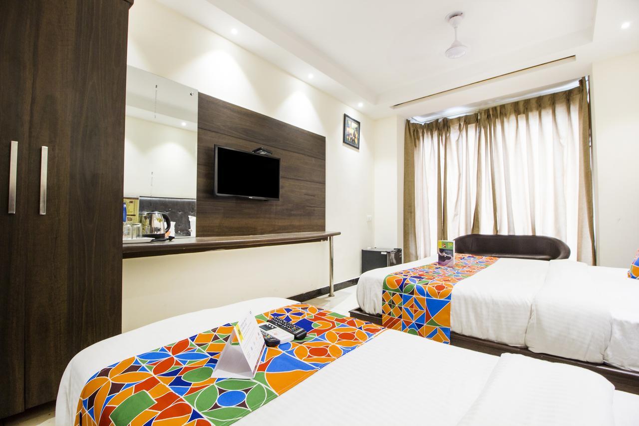 Fabexpress Le Continental Paharganj New Delhi Hotel Екстериор снимка