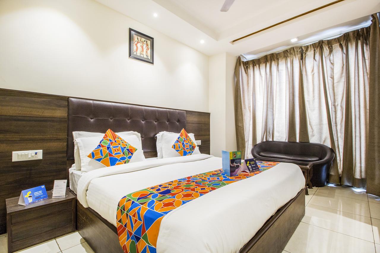 Fabexpress Le Continental Paharganj New Delhi Hotel Екстериор снимка