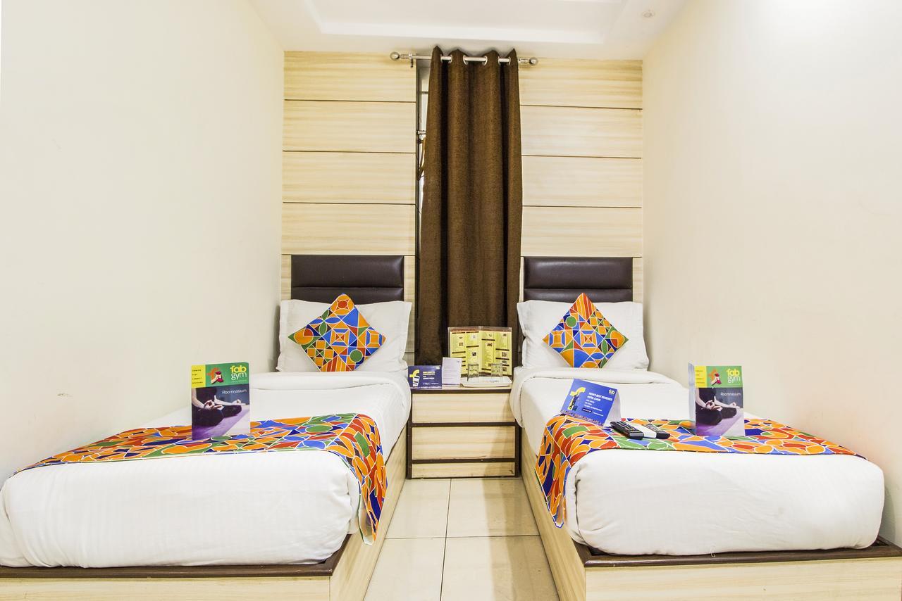 Fabexpress Le Continental Paharganj New Delhi Hotel Екстериор снимка