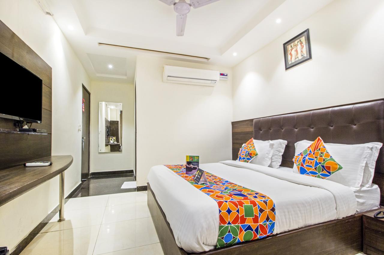 Fabexpress Le Continental Paharganj New Delhi Hotel Екстериор снимка