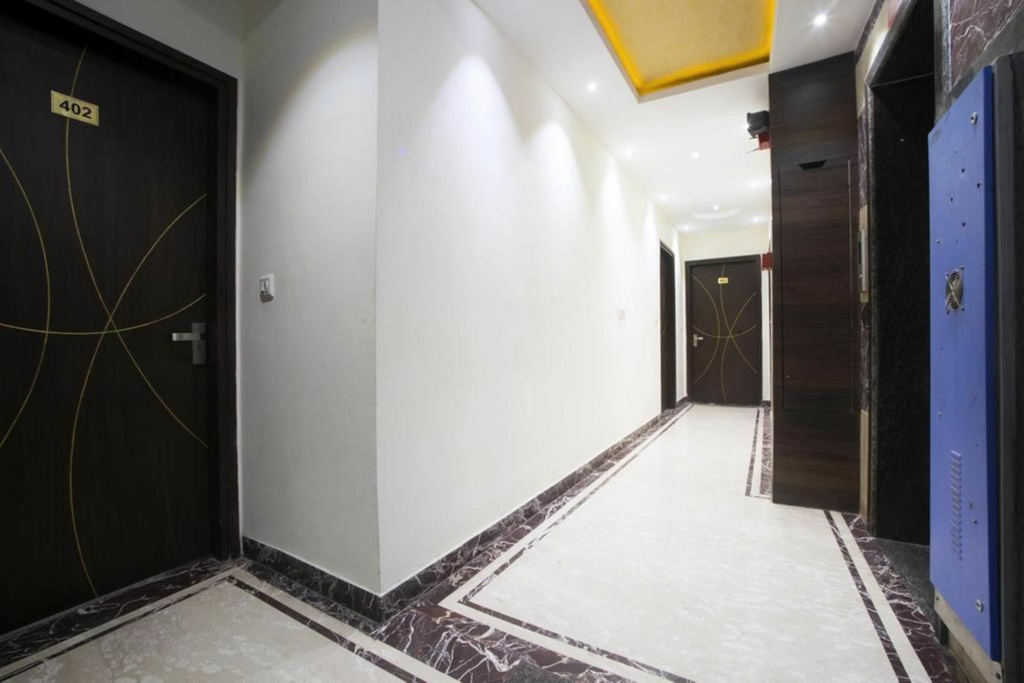 Fabexpress Le Continental Paharganj New Delhi Hotel Екстериор снимка
