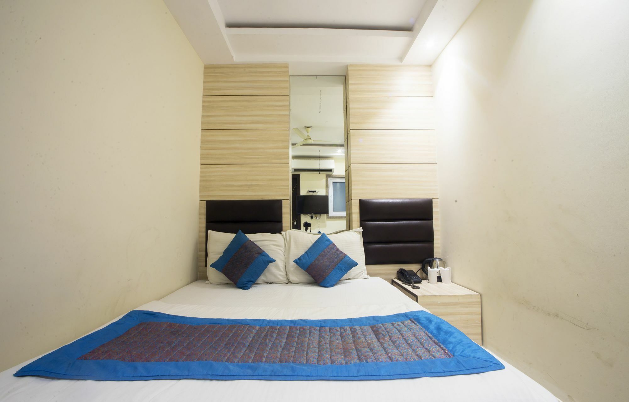 Fabexpress Le Continental Paharganj New Delhi Hotel Екстериор снимка