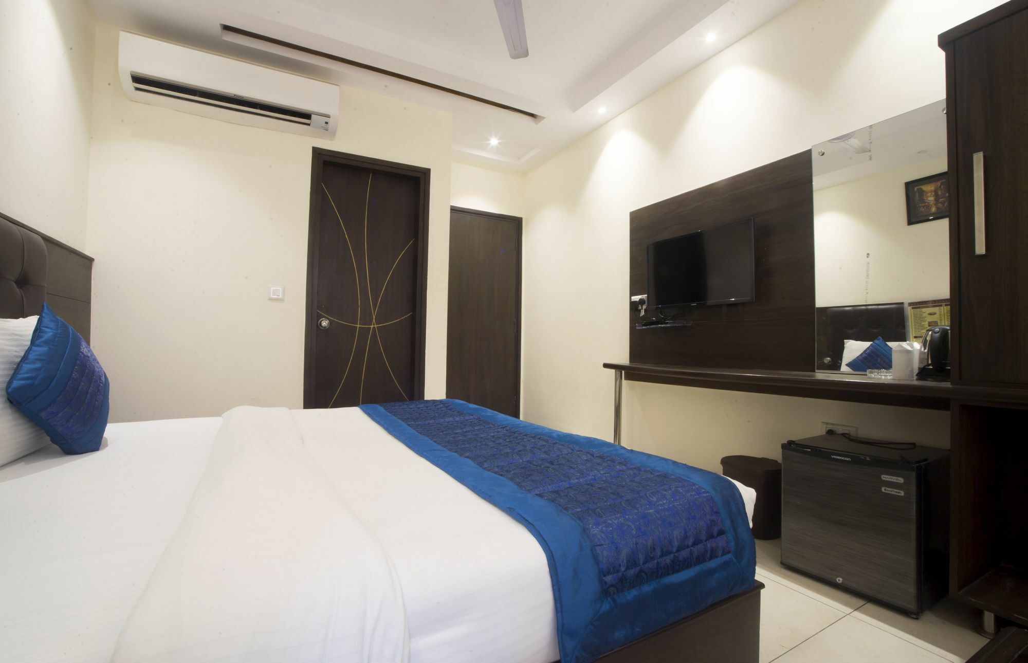 Fabexpress Le Continental Paharganj New Delhi Hotel Екстериор снимка